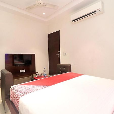 Oyo 14829 Hotel J Cruise Ludhiana Buitenkant foto