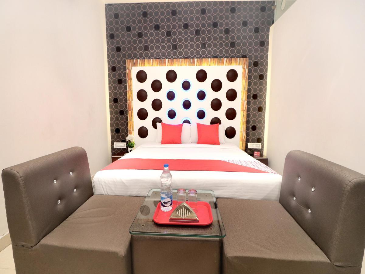 Oyo 14829 Hotel J Cruise Ludhiana Buitenkant foto