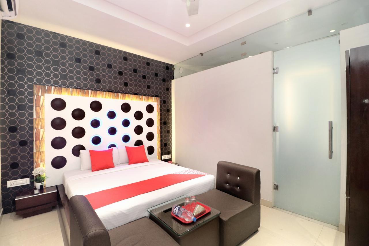 Oyo 14829 Hotel J Cruise Ludhiana Buitenkant foto